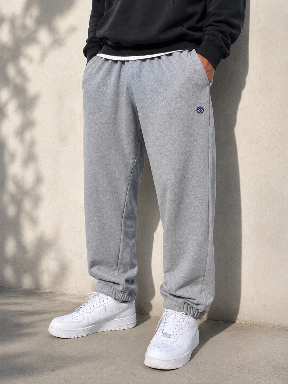 Patagonia Women's Gray Fleece Sweatpants Size Medium
Cuffed Joggers